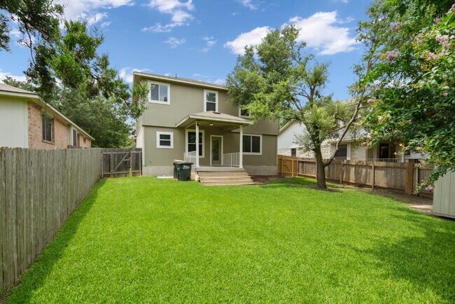 Building Photo - 2704 Greenlee Dr