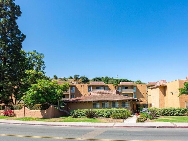 Building Photo - Spacious 2 BD/2BA, condo available for rent now in SDSU Area!