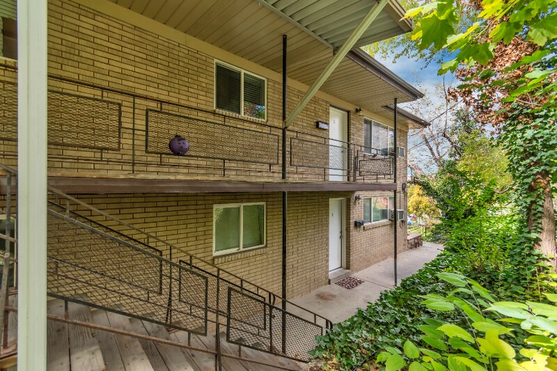 Building Photo - 475 N St E