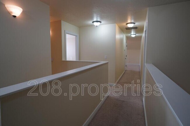Building Photo - 871 N Grey Pebble Way