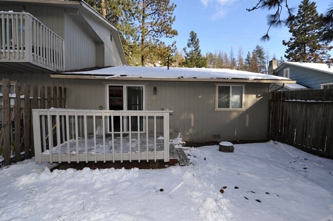 Building Photo - New Remodel 2 bed 1 bath with washer & dryer