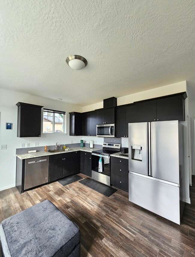 Building Photo - 203 Maven Wy