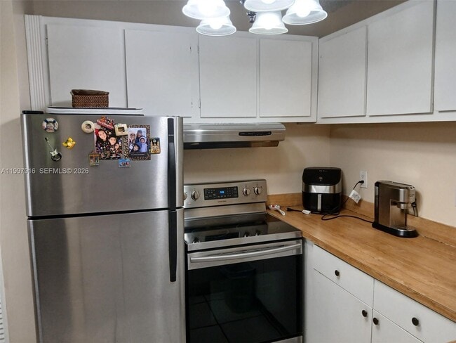 Building Photo - 15659 SW 73rd Cir Terrace