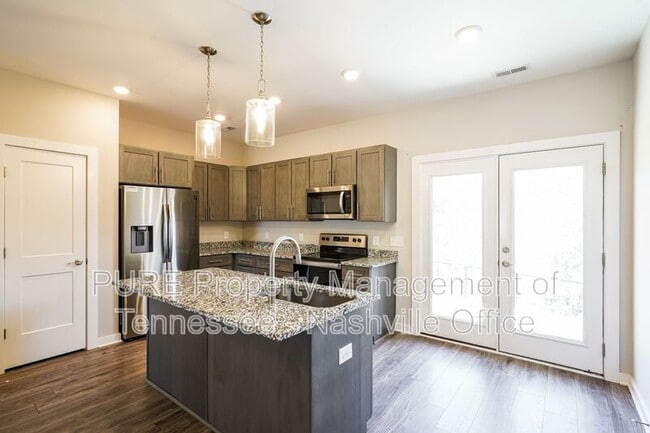 Building Photo - 2402 Danilynn Dr