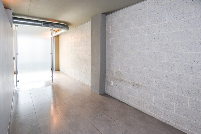 Building Photo - 1133 14th St NW
