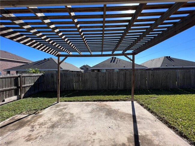 Building Photo - 31 Butkus Dr