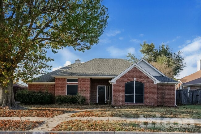 Building Photo - 1801 Pecan View Dr