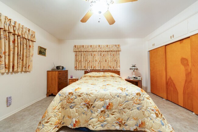Building Photo - Lovely 3 bedroom Home!