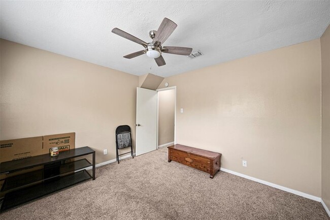 Building Photo - 206 Houghton Rd