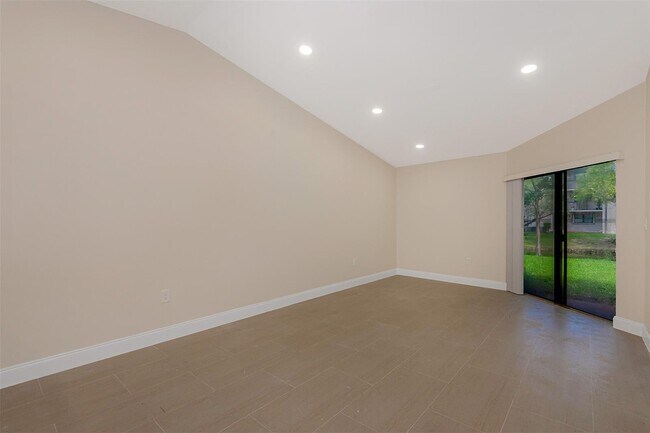 Building Photo - 9951 Nob Hill Pl