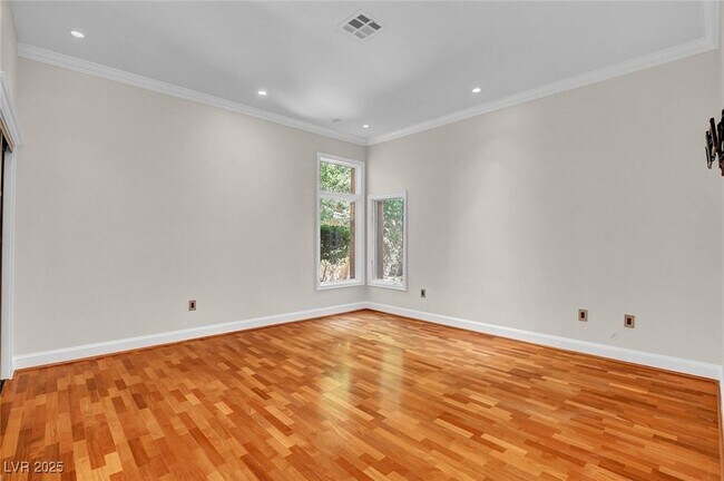 Building Photo - 9005 Opus Dr