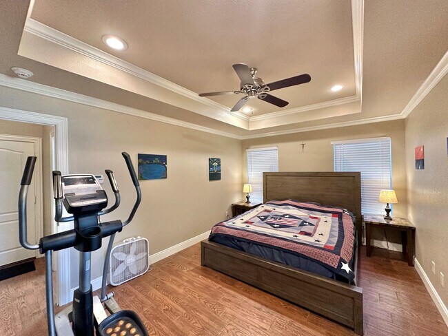 Building Photo - Stunning 3 Bed 2 Bath in Flint!