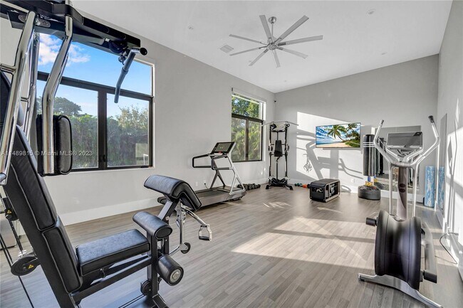 Building Photo - 899 NW 120th Ave