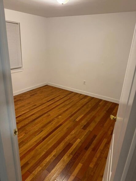 Building Photo - 34 Hemlock Dr