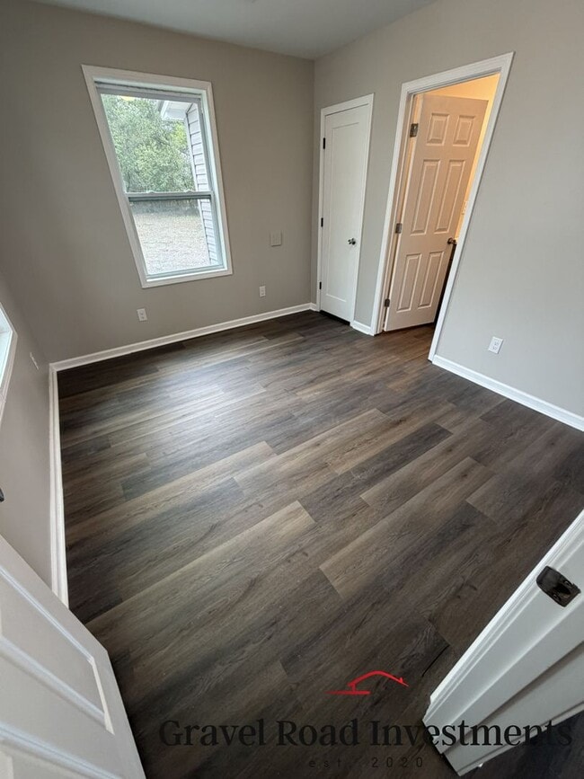 Building Photo - Beautifully Remodeled 4 Bedroom / 2 Bath Home – Move-In Ready!