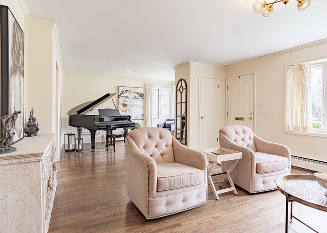 Building Photo - 3890 Gregory Dr