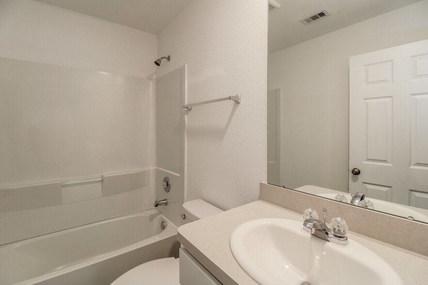 Building Photo - 3635 Solanum Dr