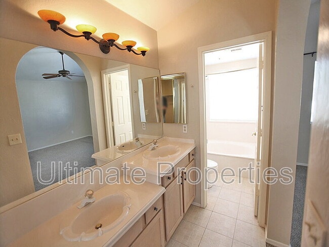 Building Photo - 14249 N 23rd St