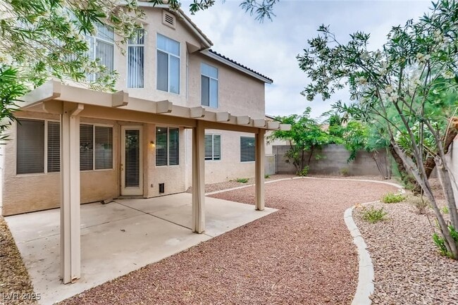Building Photo - 1124 Coral Rainbow Ave