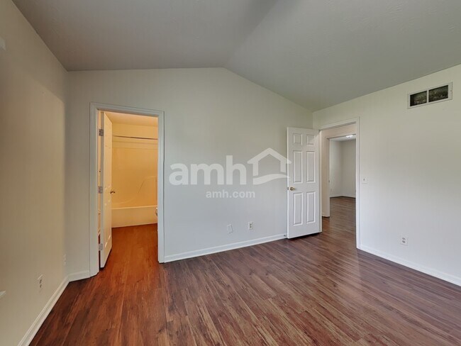 Building Photo - 4243 Muscovy Ln