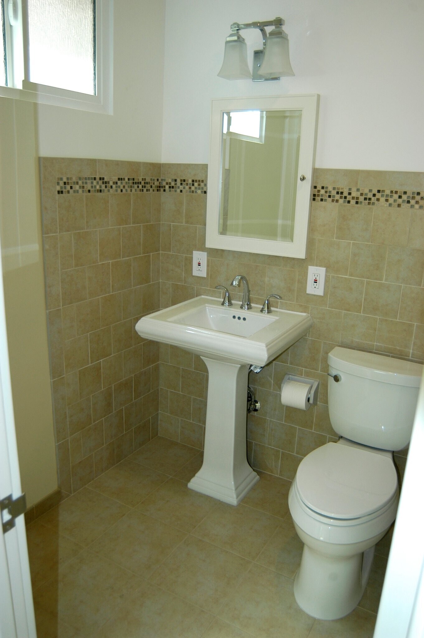 Building Photo - 1028 3rd St