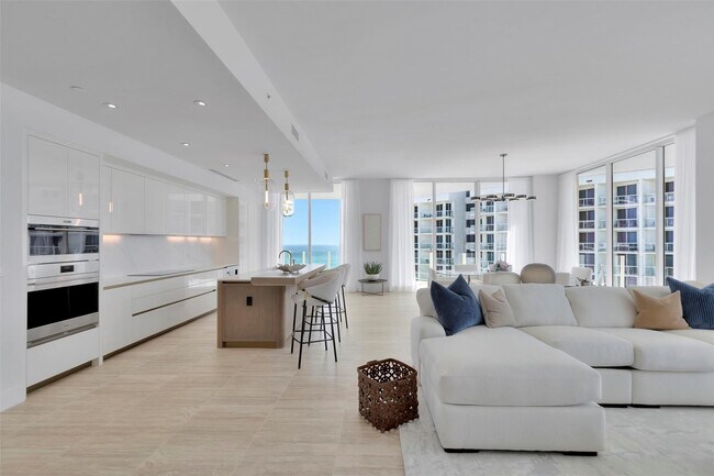 Building Photo - 525 N Fort Lauderdale Beach Blvd