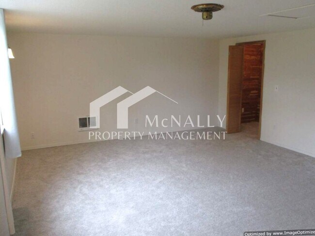 Building Photo - 1166 Leschi Dr
