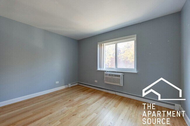 Building Photo - 667 W Grace St