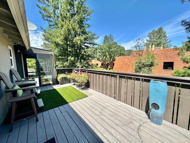 Building Photo - Beautiful San Rafael Home