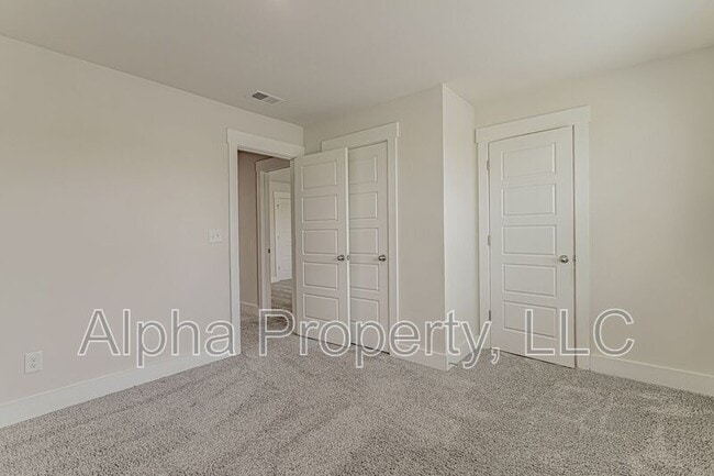 Building Photo - 164 Bromes Way