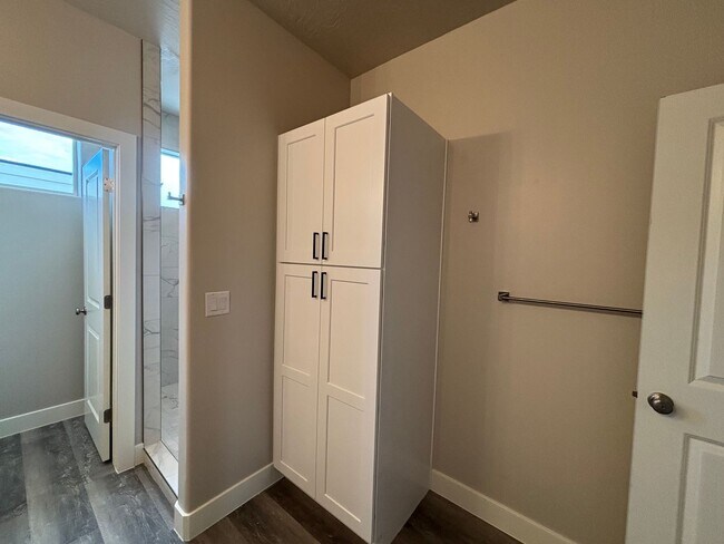 Building Photo - BRAND NEW TOWNHOME FOR RENT!