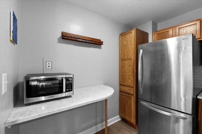 Building Photo - 1 bedroom in Chicago IL 60660