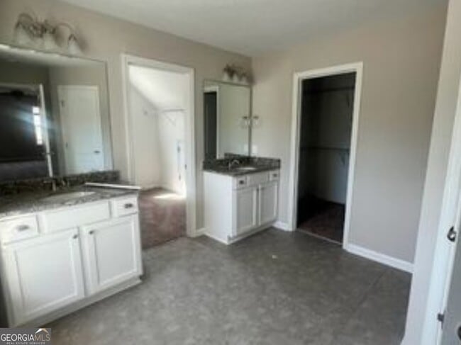 Building Photo - 135 Sams Dr