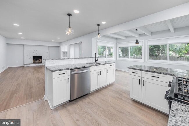 Building Photo - 115 Greenvale Ct