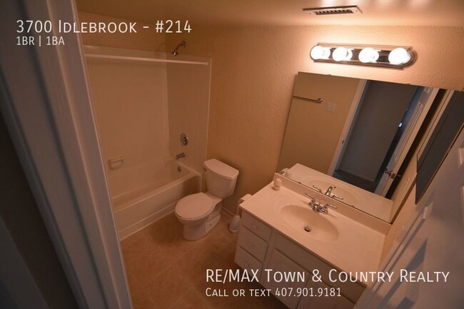 Building Photo - 3700 Idlebrook-#214