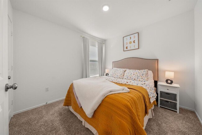 Building Photo - 7204 Sparkling Light Dr
