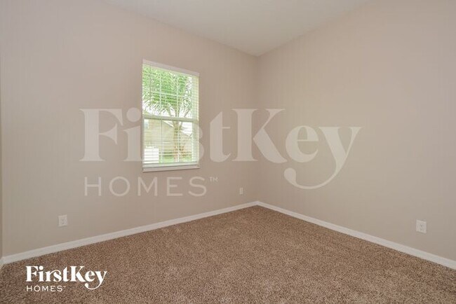 Building Photo - 824 Grand Hilltop Dr