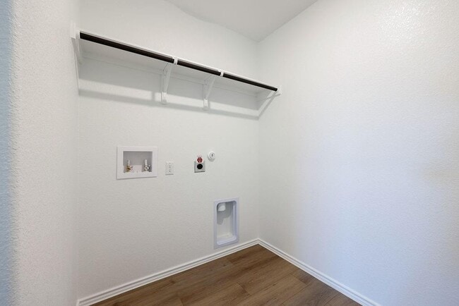 Building Photo - 618 Waterway Ave