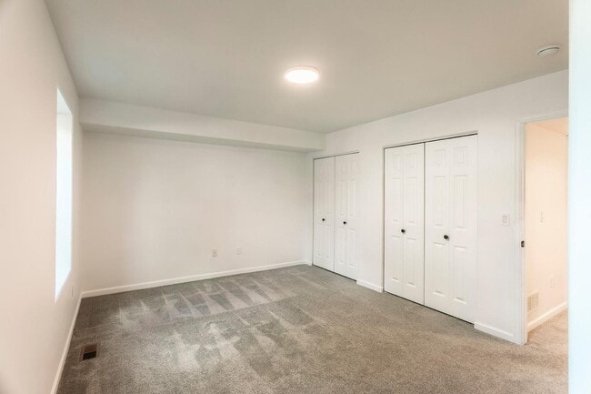 Building Photo - 94 Castle Ridge Dr