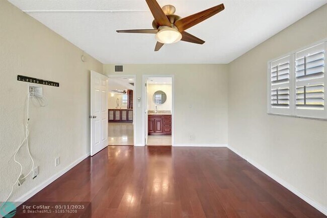 Building Photo - 1805 Eleuthera Point