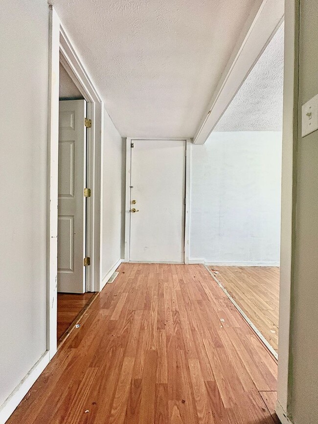 Building Photo - 919 S 25th St