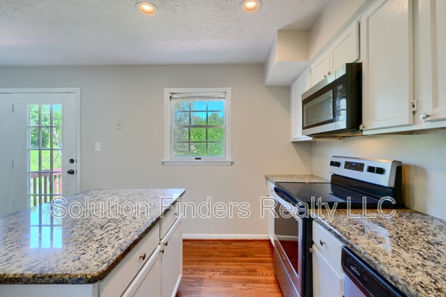 Building Photo - 3419 Clairborne Way