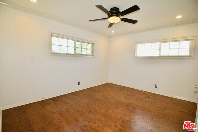 Building Photo - 3141 Fairmount Ave
