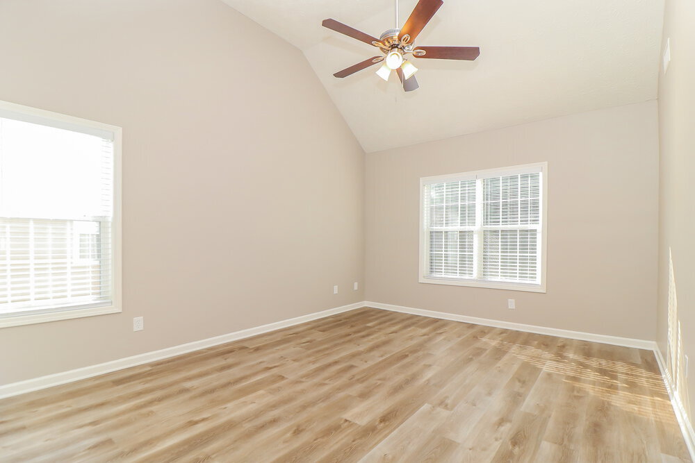 Building Photo - 2975 Northcliff Dr
