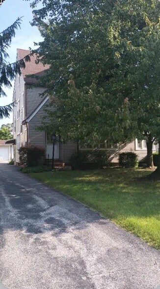 Building Photo - 18523 Chagrin Blvd