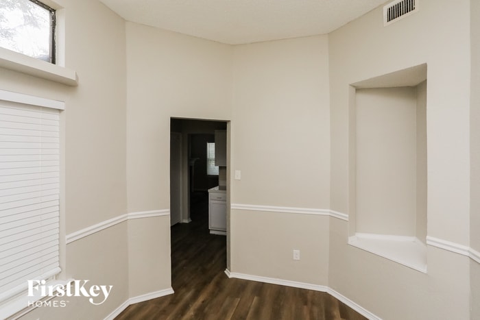Building Photo - 1620 Hunterwood Dr
