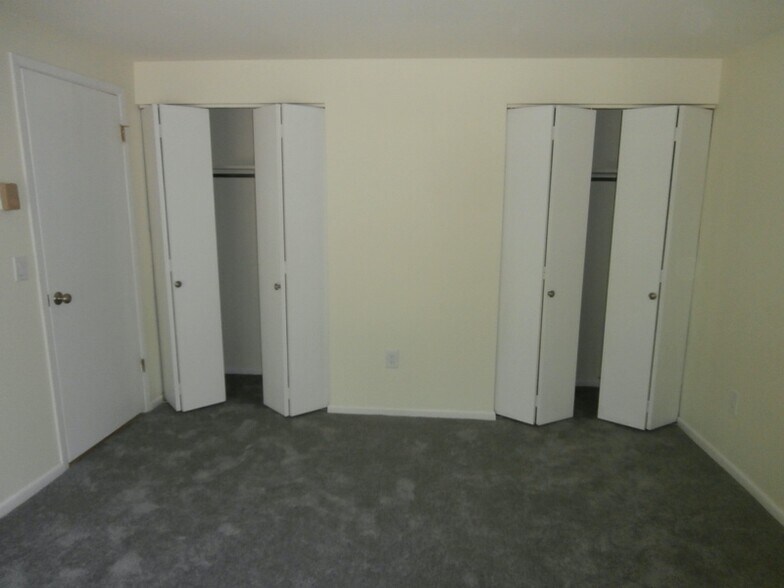 Building Photo - 42 N Main St