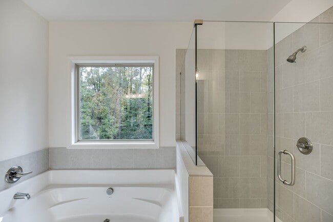 Building Photo - 230 Dragon Dr