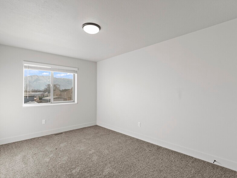 Building Photo - 38 S 480 W