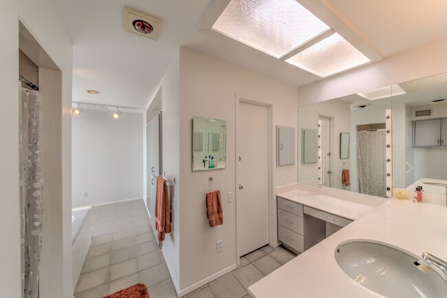 Building Photo - SANDIA HEIGHTS EXECUTIVE RENTAL 2+Story 3B...
